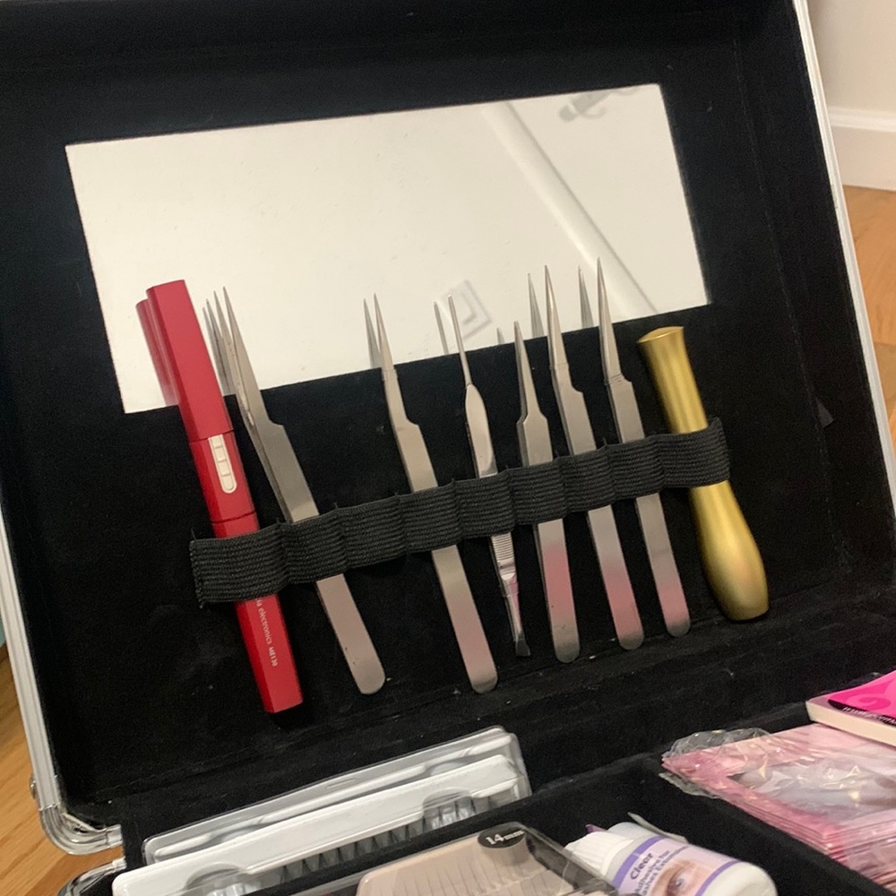 Eyelash extension kit